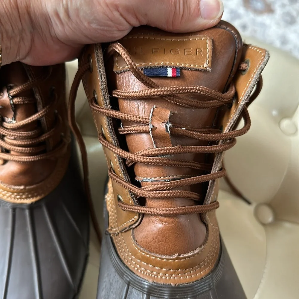 Tommy Hilfiger rain boots, size 10